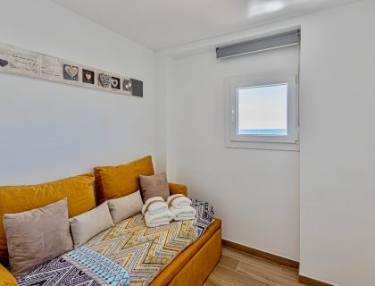 4d83de95-718c-44d2-8fab-395bcf275503